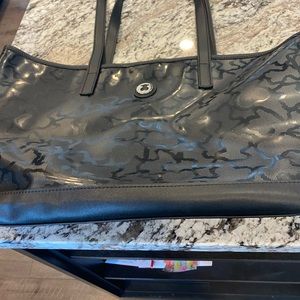 Black tote